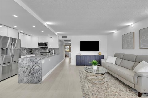 Copropriété à vendre à Deerfield Beach, Floride: 2 chambres, 78.13 m2 № 1098346 - photo 5