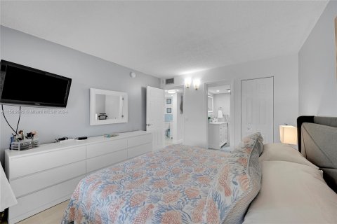 Copropriété à vendre à Deerfield Beach, Floride: 2 chambres, 78.13 m2 № 1098346 - photo 16