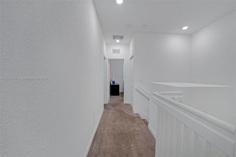 Townhouse in Miami, Florida 4 bedrooms, 178.37 sq.m. № 1017629 - photo 29