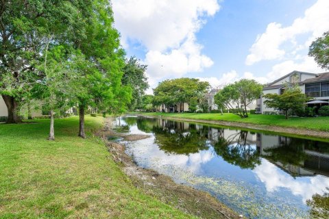 Condominio en venta en Coconut Creek, Florida, 2 dormitorios, 100.24 m2 № 1171283 - foto 14