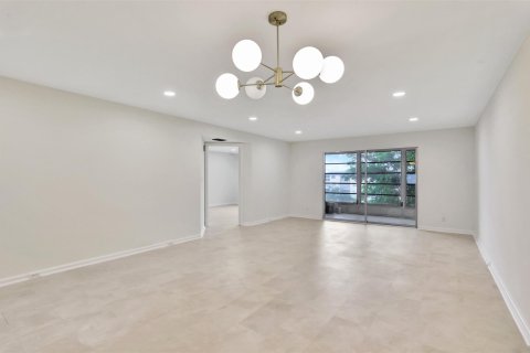 Copropriété à vendre à Coconut Creek, Floride: 2 chambres, 113.81 m2 № 1076780 - photo 29