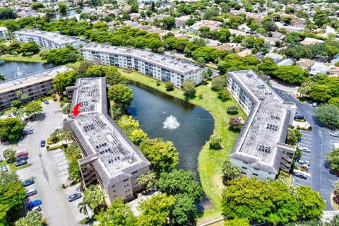 Copropriété à vendre à Coconut Creek, Floride: 2 chambres, 113.81 m2 № 1076780 - photo 13