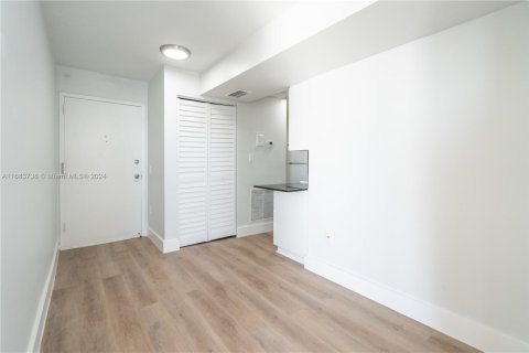 Condominio en venta en Miami Beach, Florida, 1 dormitorio, 49.42 m2 № 1418512 - foto 10