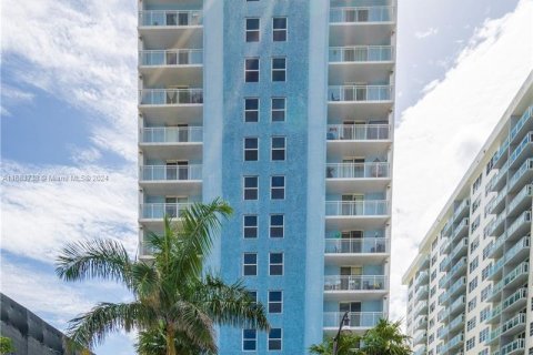 Condominio en venta en Miami Beach, Florida, 1 dormitorio, 49.42 m2 № 1418512 - foto 1