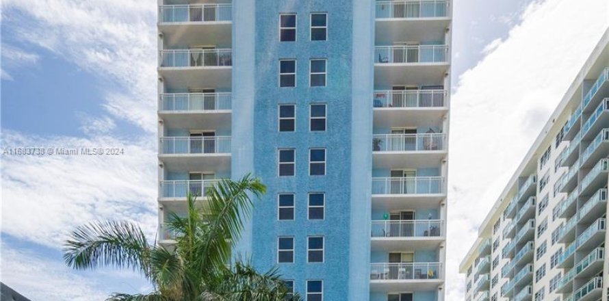 Condominio en Miami Beach, Florida, 1 dormitorio  № 1418512