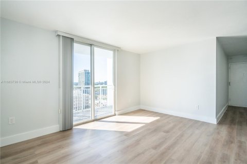 Condominio en venta en Miami Beach, Florida, 1 dormitorio, 49.42 m2 № 1418512 - foto 9