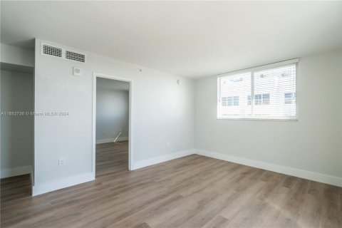 Condominio en venta en Miami Beach, Florida, 1 dormitorio, 49.42 m2 № 1418512 - foto 7