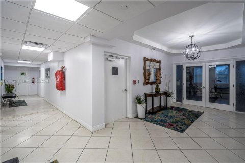 Condominio en venta en Miami Beach, Florida, 1 dormitorio, 49.42 m2 № 1418512 - foto 3