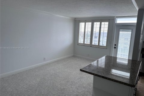 Condo in North Palm Beach, Florida, 1 bedroom  № 1441465 - photo 11