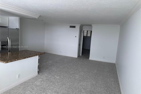 Condo in North Palm Beach, Florida, 1 bedroom  № 1441465 - photo 12