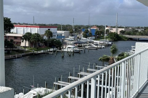 Condo in North Palm Beach, Florida, 1 bedroom  № 1441465 - photo 17