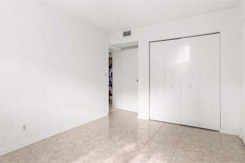 Copropriété à vendre à Lauderdale Lakes, Floride: 3 chambres, 88.91 m2 № 1171413 - photo 9