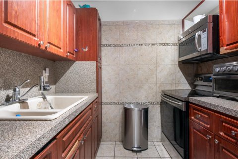 Copropriété à vendre à Lauderdale Lakes, Floride: 3 chambres, 88.91 m2 № 1171413 - photo 30