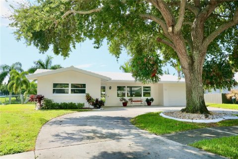 Villa ou maison à vendre à Largo, Floride: 2 chambres, 123 m2 № 1343983 - photo 1