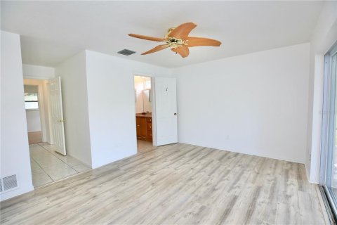 House in Largo, Florida 2 bedrooms, 123 sq.m. № 1343983 - photo 15