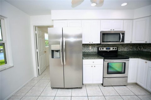 Casa en venta en Largo, Florida, 2 dormitorios, 123 m2 № 1343983 - foto 9