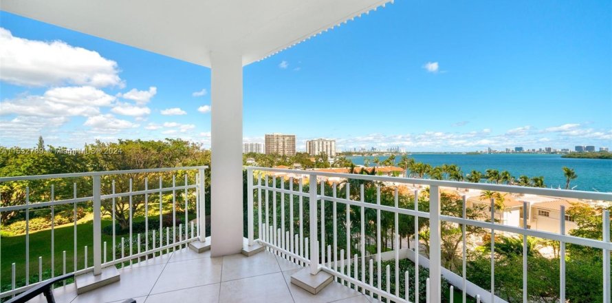 Condo in Miami, Florida, 2 bedrooms  № 1023733