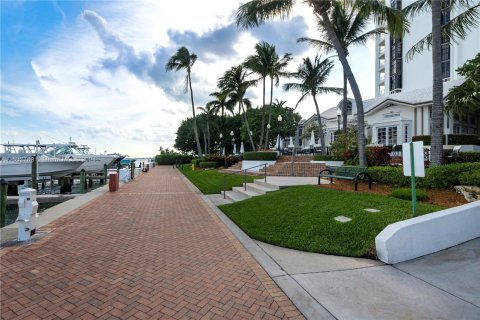 Condo in Miami, Florida, 2 bedrooms  № 1023733 - photo 26