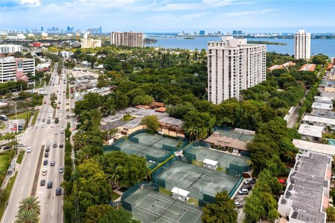 Condo in Miami, Florida, 2 bedrooms  № 1023733 - photo 24