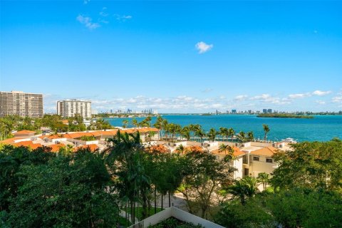 Copropriété à vendre à Miami, Floride: 2 chambres, 135.27 m2 № 1023733 - photo 22