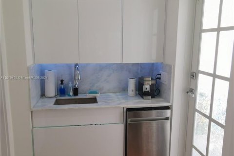 Condominio en venta en Miami Beach, Florida, 31.59 m2 № 1240579 - foto 13