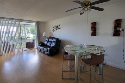 Condo in Aventura, Florida, 1 bedroom  № 1240542 - photo 6