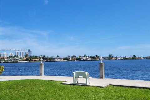 Copropriété à vendre à Aventura, Floride: 1 chambre, 71.35 m2 № 1240542 - photo 9