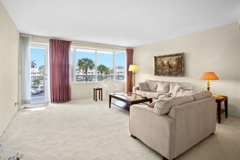 Condo in Fort Lauderdale, Florida, 3 bedrooms  № 1019893 - photo 20