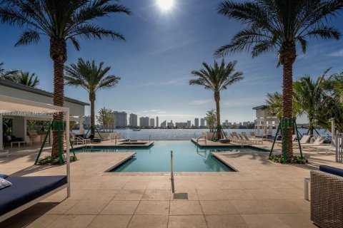 Copropriété à vendre à North Miami Beach, Floride: 3 chambres, 200.48 m2 № 1035457 - photo 30