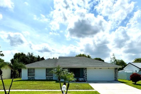 House in Royal Palm Beach, Florida 3 bedrooms, 135.64 sq.m. № 1223220 - photo 12