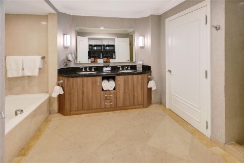 Condo in Fort Lauderdale, Florida, 1 bedroom  № 1050129 - photo 13