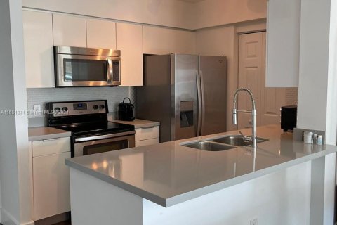 Condo in Miami, Florida, 1 bedroom  № 1348096 - photo 5