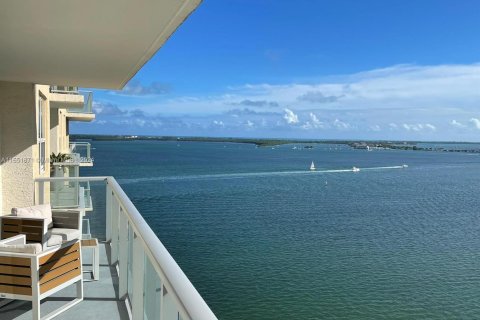 Condo in Miami, Florida, 1 bedroom  № 1348096 - photo 12