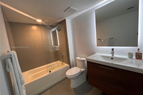 Condominio en venta en Miami, Florida, 1 dormitorio, 69.68 m2 № 1348096 - foto 9