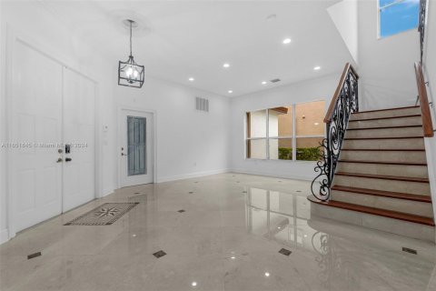 Casa en venta en Miramar, Florida, 6 dormitorios, 283.82 m2 № 1348059 - foto 23