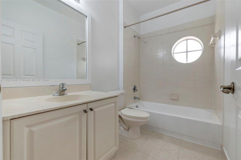 Casa en venta en Miramar, Florida, 6 dormitorios, 283.82 m2 № 1348059 - foto 3