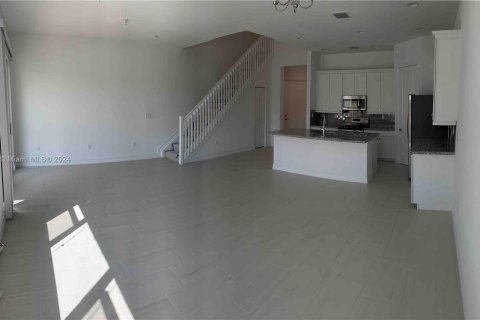 Townhouse in Pembroke Pines, Florida 3 bedrooms, 183.48 sq.m. № 1348139 - photo 4