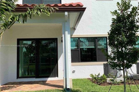 Adosado en alquiler en Pembroke Pines, Florida, 3 dormitorios, 183.48 m2 № 1348139 - foto 11