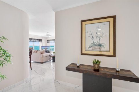 Condo in Fort Lauderdale, Florida, 2 bedrooms  № 1033692 - photo 2