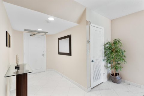 Copropriété à vendre à Fort Lauderdale, Floride: 2 chambres, 153.29 m2 № 1033692 - photo 30