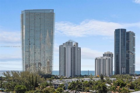 Condominio en venta en Sunny Isles Beach, Florida, 1 dormitorio, 92.9 m2 № 1293641 - foto 17