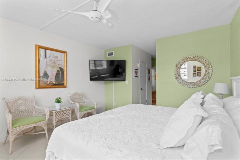 Condo in Sunny Isles Beach, Florida, 1 bedroom  № 1293641 - photo 14