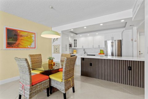 Copropriété à vendre à Sunny Isles Beach, Floride: 1 chambre, 92.9 m2 № 1293641 - photo 1