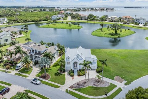 Villa ou maison à vendre à Tarpon Springs, Floride: 4 chambres, 281.87 m2 № 1344749 - photo 4