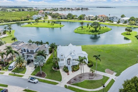 Villa ou maison à vendre à Tarpon Springs, Floride: 4 chambres, 281.87 m2 № 1344749 - photo 3