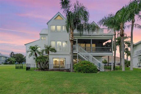 Villa ou maison à vendre à Tarpon Springs, Floride: 4 chambres, 281.87 m2 № 1344749 - photo 18