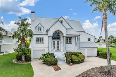 Villa ou maison à vendre à Tarpon Springs, Floride: 4 chambres, 281.87 m2 № 1344749 - photo 1