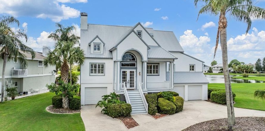 Villa ou maison à Tarpon Springs, Floride 4 chambres, 281.87 m2 № 1344749