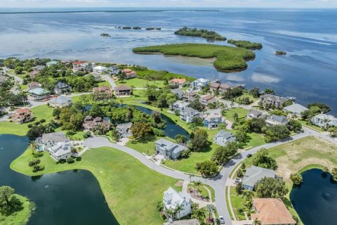 Villa ou maison à vendre à Tarpon Springs, Floride: 4 chambres, 281.87 m2 № 1344749 - photo 10