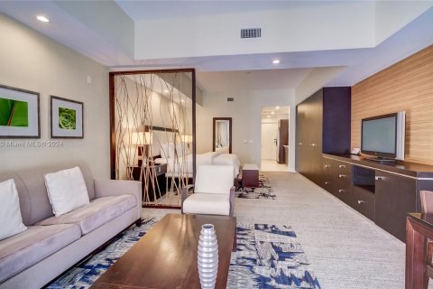 Condominio en venta en Doral, Florida, 1 dormitorio, 65.5 m2 № 1059615 - foto 11